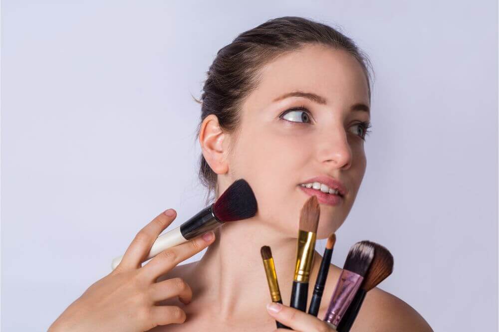 How to Apply Liquid Foundation With a Brush