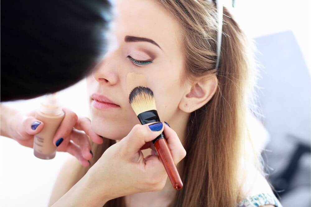 Best Way To Apply Foundation